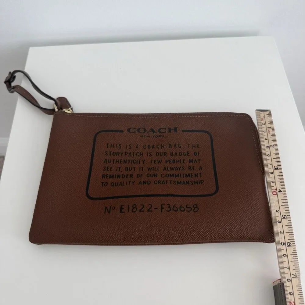 Coach Storypatch Badge Wristlet Pouch Wallet Clutch Brown Leather Classic